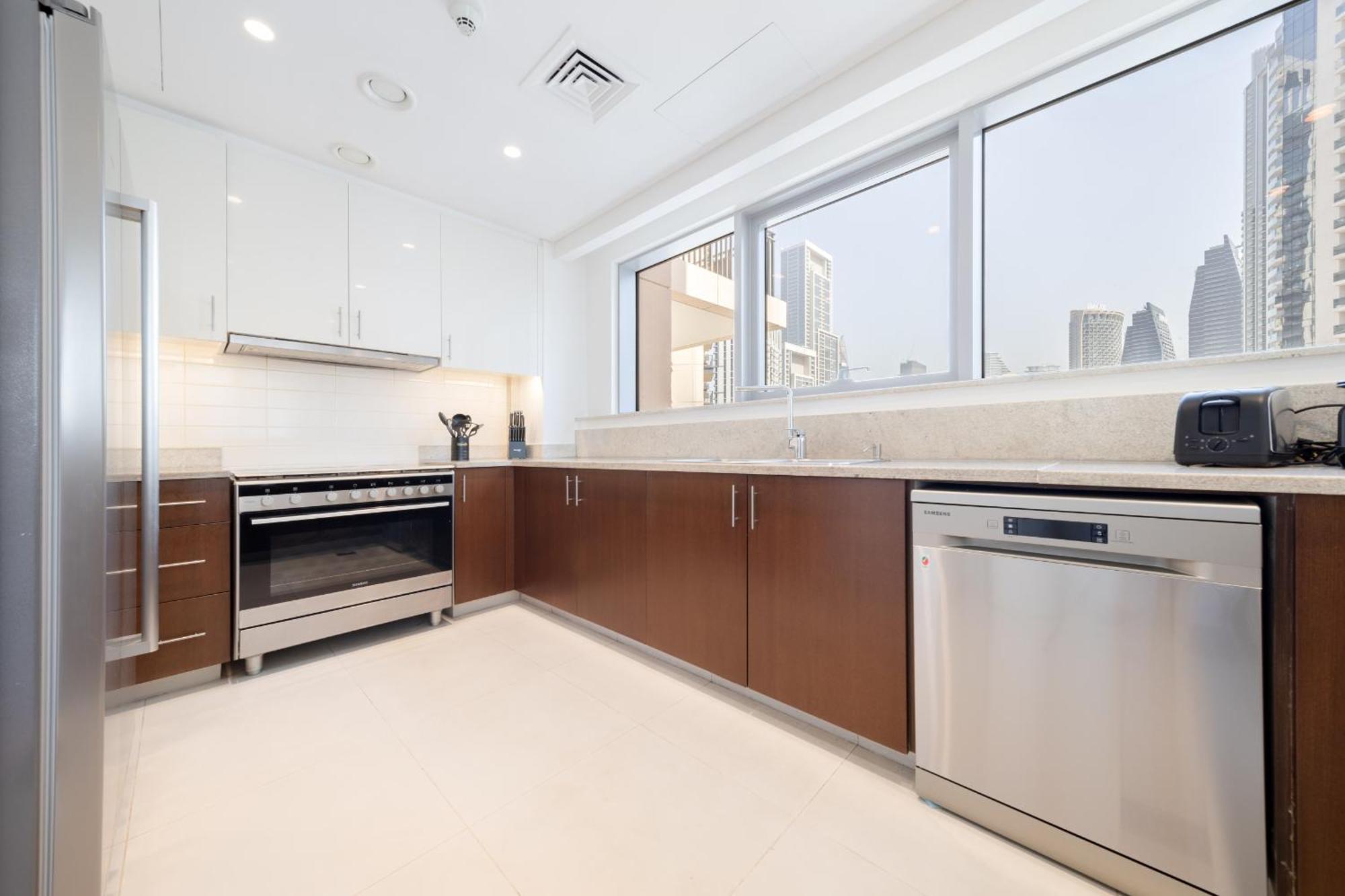 Eden's Homes & - Blvd Crescent Апартаменти Дубай